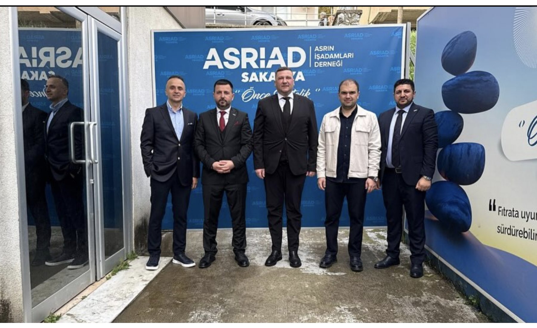 ASRİAD Sakarya Geleneksel Bayramlaşma Programı, birlik ve dayanışma ruhuyla üyelerin yoğun katılımıyla gerçekleştirildi.