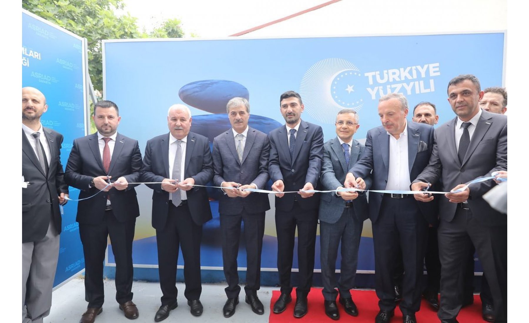 Asriad Genel Başkanı Sn. Adnan Danışman, Serdivan Belediye Başkanı Sn. Yusuf Alemdar, başkanımız Sn. Rıdvan Ulusal, Genel Merkez Yönetim Kurulu, Asriad Sak