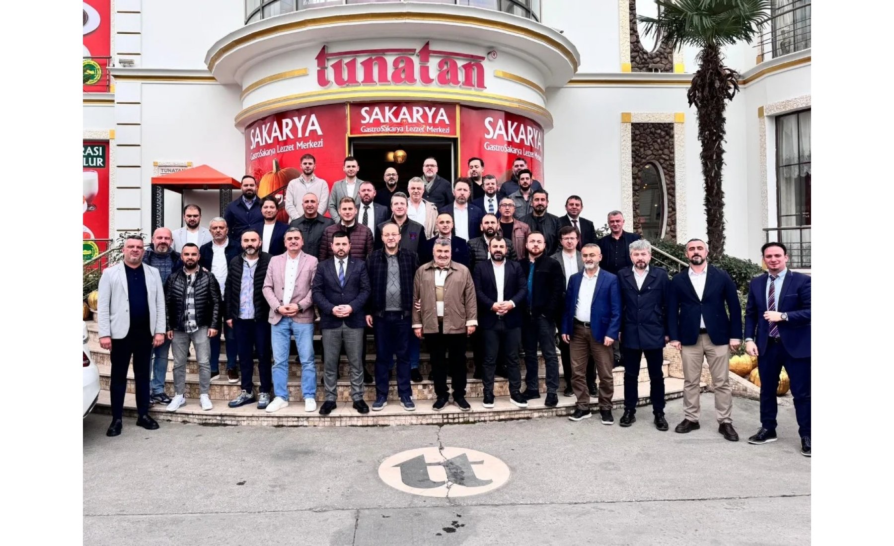 ASRİAD Sakarya olarak Başkanımız Sn. Rıdvan Ulusal ve Yönetim Kurulu üyelerimizle birlikte Sakarya İşadamları Birliği’nin aylık olağan toplantı davetlerine