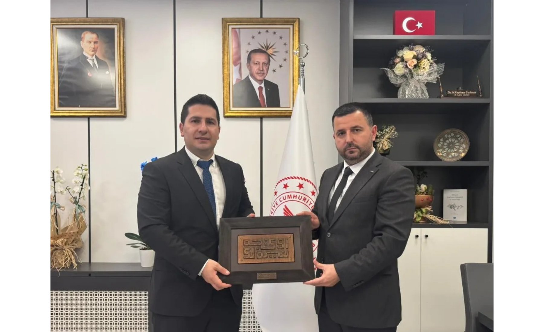 ASRİAD Sakarya, Sakarya İl Sağlık Müdürü Doç. Dr. Kayhan Özdemir’i makamında ziyaret ederek sağlık çalışmaları üzerine istişarelerde bulundu.