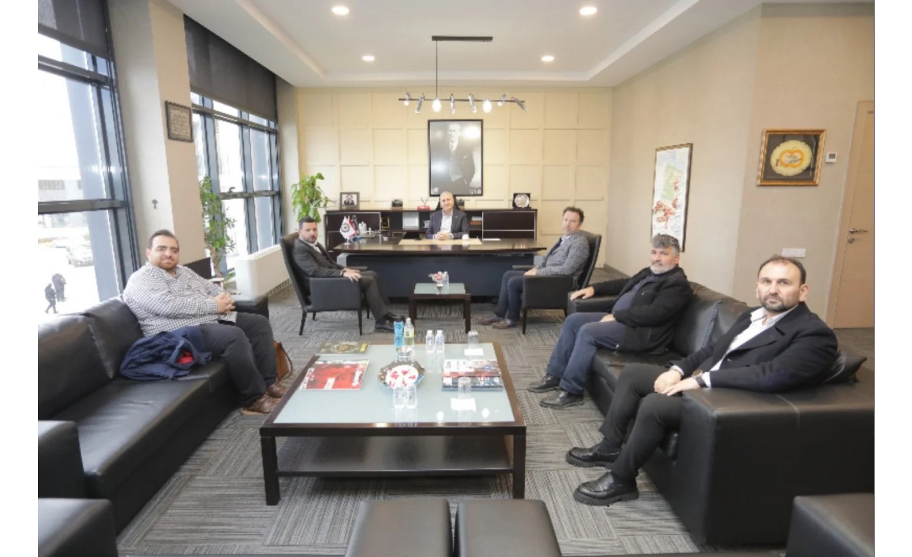 ASRİAD Sakarya, SATSO Başkanı Akgün Altuğ’u makamında ziyaret ederek Sakarya ekonomisi, sanayi ve ticaret konularını değerlendirdi.